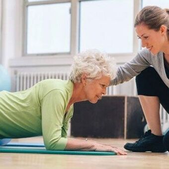 Exercise therapy to relieve tension in the muscles of the cervical spine